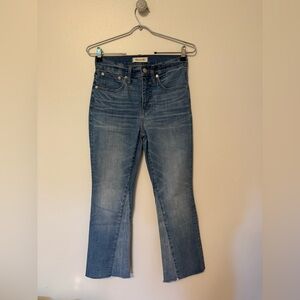 Madewell  Cali Demi-Boot kick out crop jeans, very stylish. Great shape.Size 25